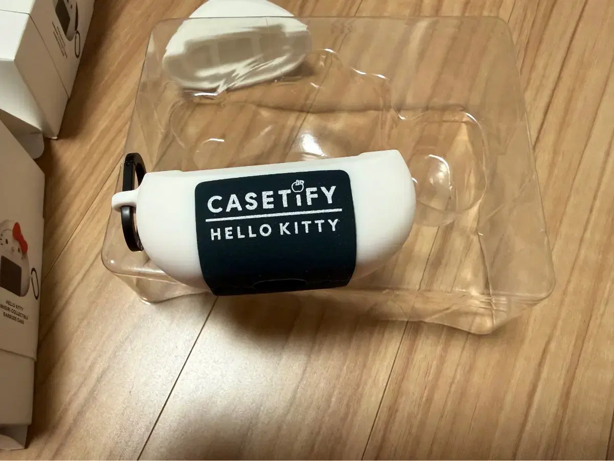 Casetify ハローキティポチャコおにぎりAirPodsケース